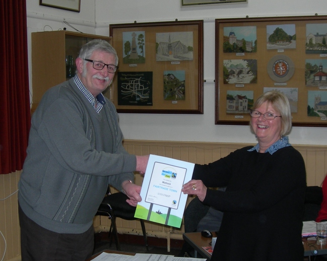 Matlock Mayor receives the Fairtrade Town Renewal Certificate from Barbara Daniels